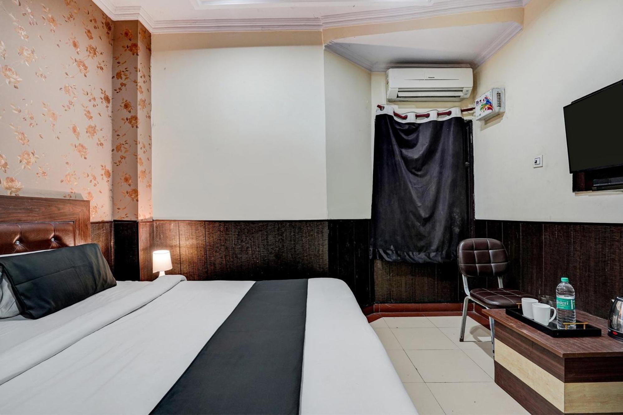 Super Hotel O Bg Hotel ฟารีดาบัด ภายนอก รูปภาพ