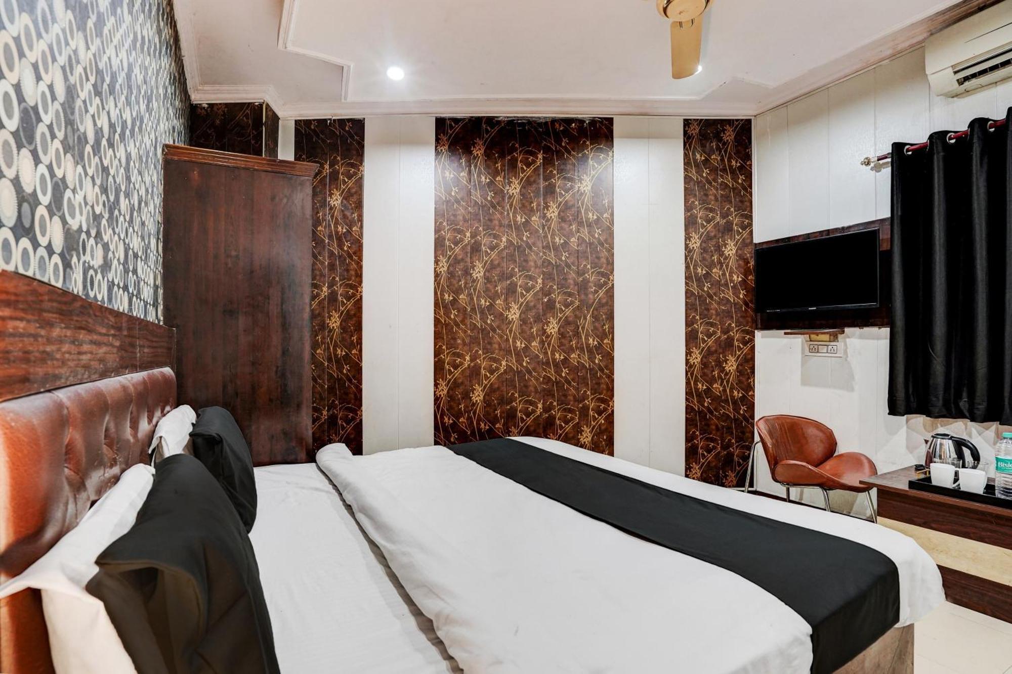Super Hotel O Bg Hotel ฟารีดาบัด ภายนอก รูปภาพ